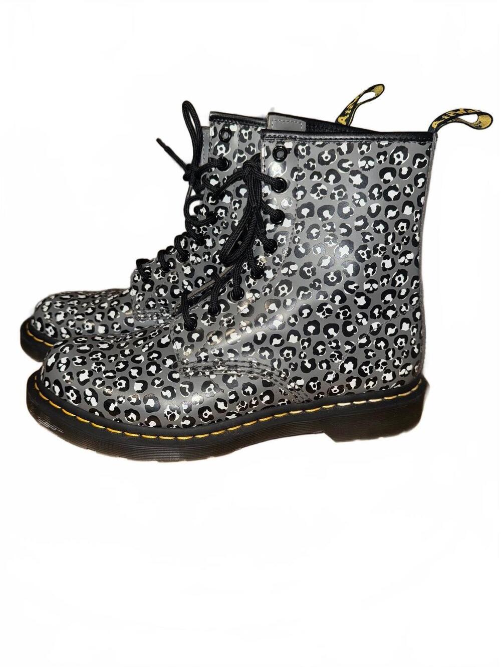 Women’s Dr. Martens 1460 leopard and skull print boots size 10, barely worn